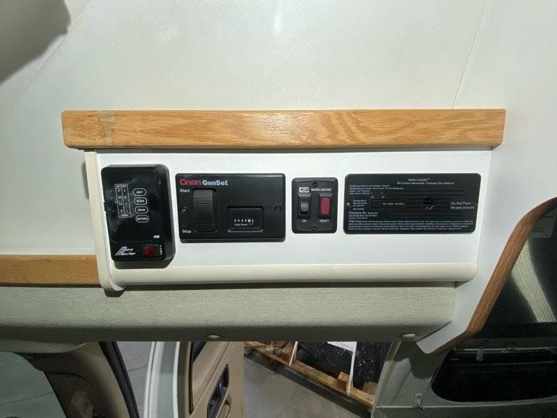 Used 2003 Chevrolet Express 3500 Extended RWD image 28