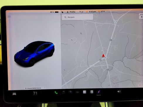 Used 2020 Tesla Model Y Long Range image 23