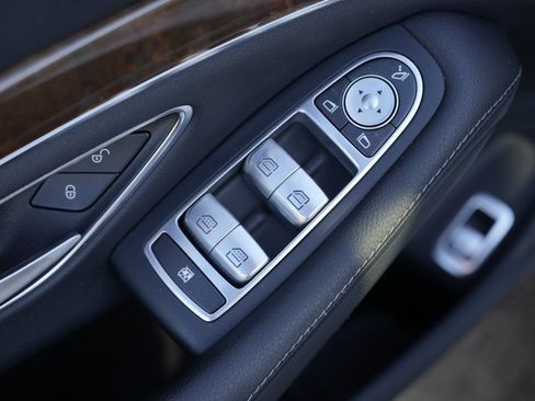 Used 2014 Mercedes-Benz S 550 Sedan image 30