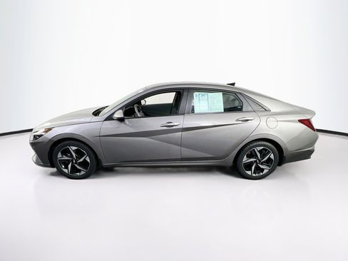 Used 2023 Hyundai Elantra SEL w/ Convenience Package FWD image 8