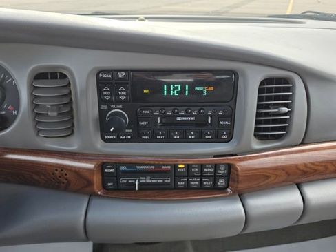 Used 2000 Buick Le Sabre Custom w/ Luxury Opt Pkg image 16