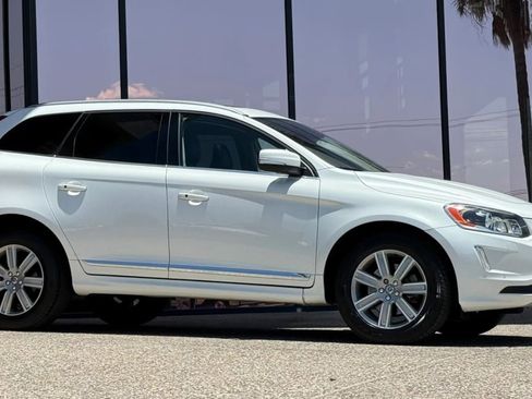 Used 2017 Volvo XC60 T5 Inscription w/ Preferred Option Package AWD/4WD image 16