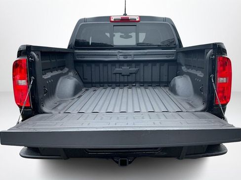 Used 2019 Chevrolet Colorado Z71 w/ Z71 Midnight Edition image 7