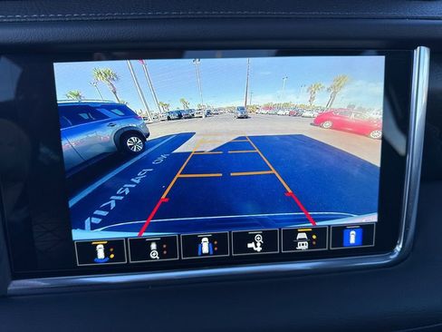 Used 2022 GMC Yukon Denali w/ Denali Premium Package image 34