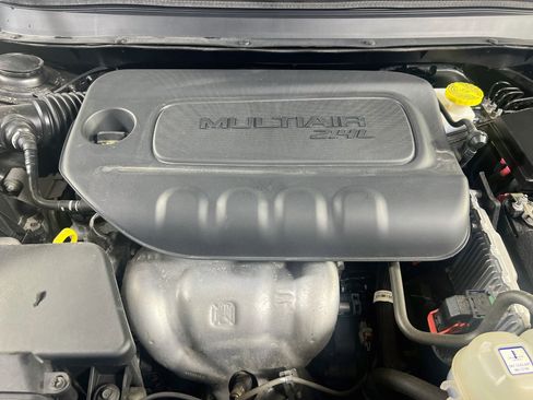 Used 2023 Jeep Cherokee Altitude Lux AWD/4WD image 29