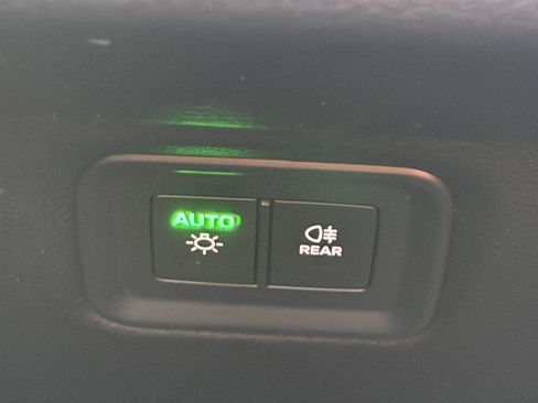 Certified 2024 Porsche Cayenne S image 34