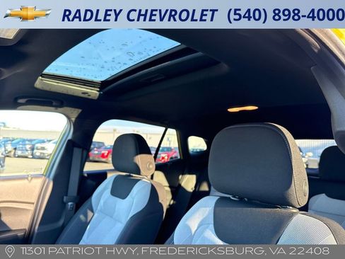 Certified 2024 Chevrolet Trax RS w/ Sunroof Package image 11