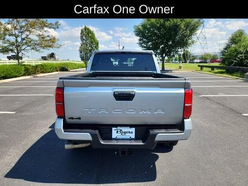 Used 2025 Toyota Tacoma TRD Sport AWD/4WD image 9