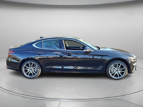 Used 2025 Genesis G70 2.5T image 4
