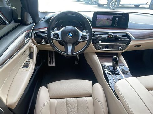 Used 2022 BMW 540i w/ M Sport Package image 19