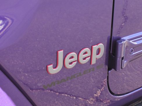 New 2026 Jeep Wrangler Unlimited Rubicon AWD/4WD image 24