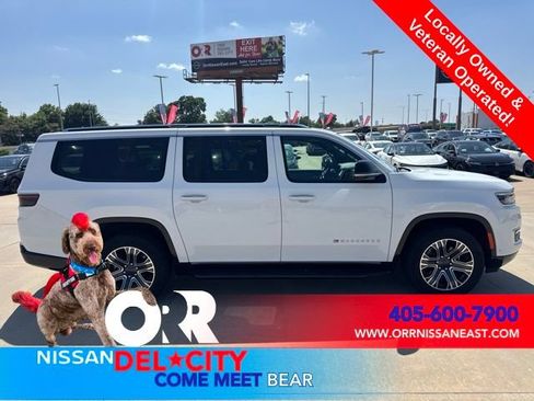 Used 2024 Jeep Wagoneer L Series II w/ Flexible Seating Group AWD/4WD image 6