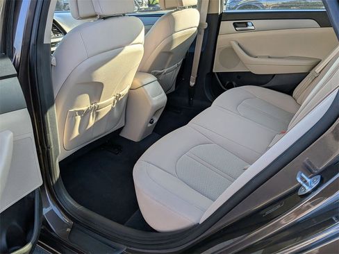 Used 2015 Hyundai Sonata SE image 16