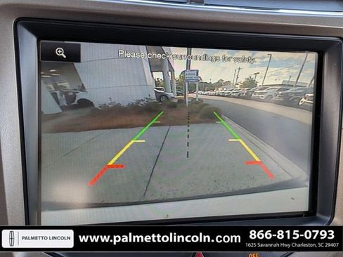 Used 2014 Lincoln MKX FWD w/ Equipment Group 101A image 22
