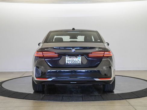 Used 2026 BMW 530i xDrive w/ Premium Package AWD/4WD image 3