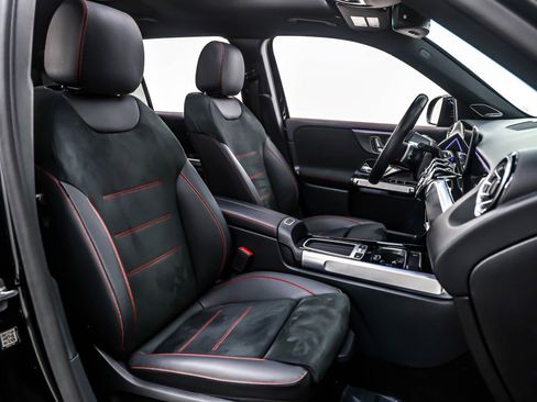 Certified 2024 Mercedes-Benz GLB 250 image 8