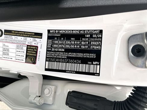 Certified 2025 Mercedes-Benz GLC 300 4MATIC w/ AMG Line image 37