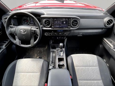 Used 2022 Toyota Tacoma TRD Sport AWD/4WD image 8