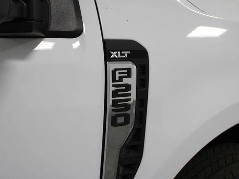 Used 2024 Ford F250 XLT image 12