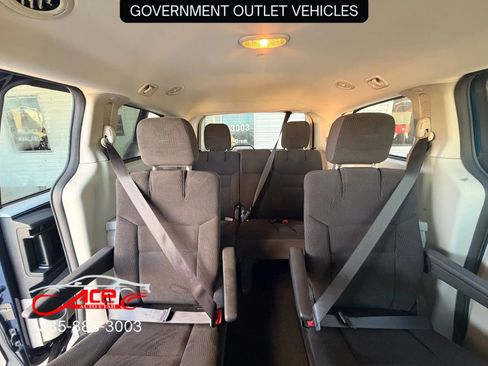 Used 2017 Dodge Grand Caravan SE w/ UConnect Hands-Free Group image 11