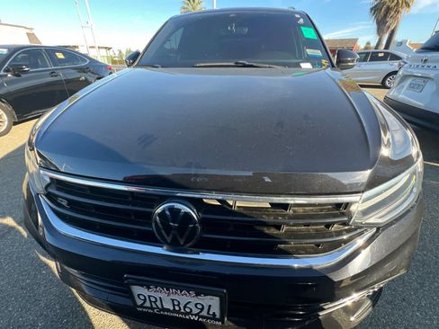 Used 2022 Volkswagen Tiguan SE R-Line FWD image 2