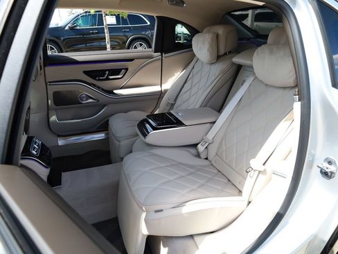 Certified 2024 Mercedes-Benz Maybach S 580 4MATIC image 26