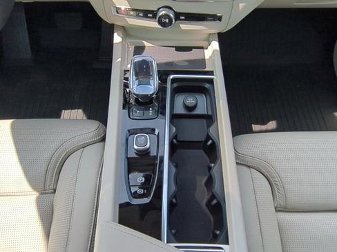New 2026 Volvo XC60 B5 Ultra AWD/4WD image 14