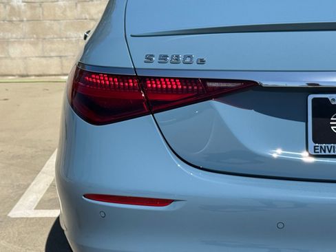New 2026 Mercedes-Benz S 580e 4MATIC Sedan image 9