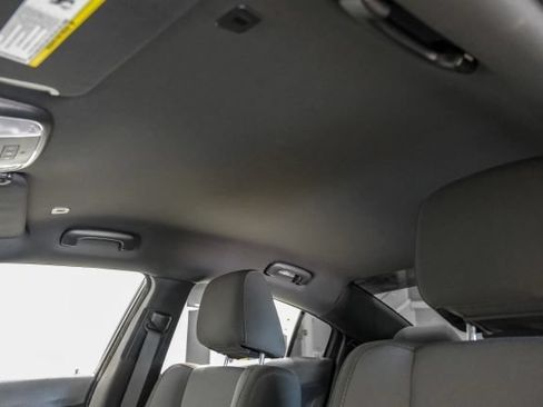 Used 2017 Dodge Charger R/T RWD image 46