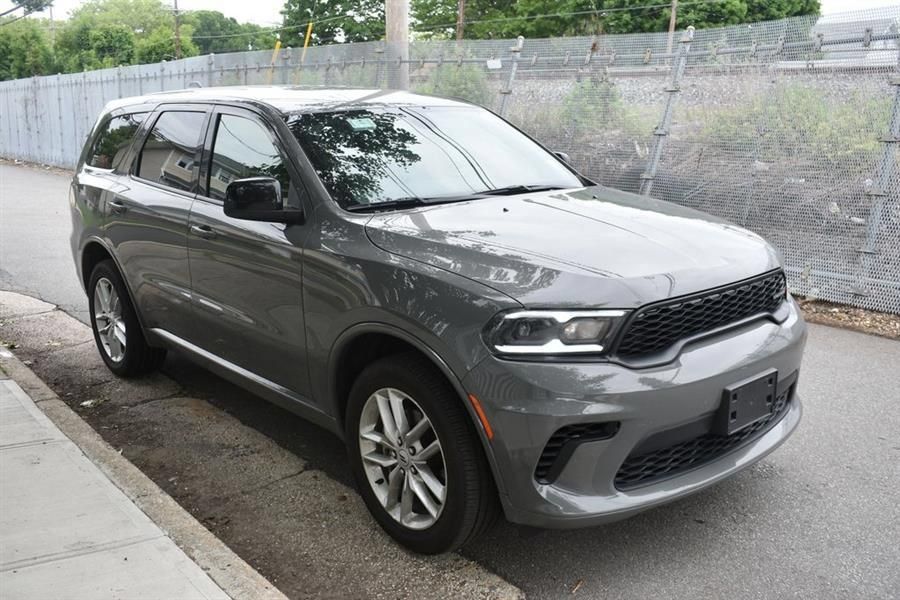 Used 2025 Dodge Durango GT RWD image 4