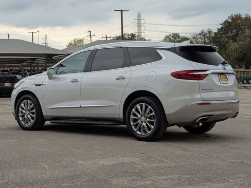 Used 2020 Buick Enclave Essence w/ Sound and Sites Package image 5