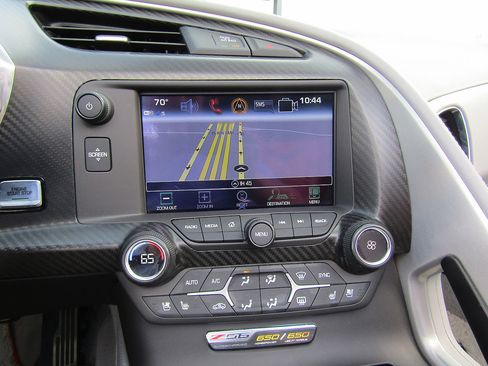 Used 2019 Chevrolet Corvette Z06 RWD image 16