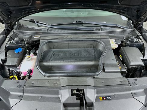 Used 2024 Hyundai Ioniq 6 SE RWD image 32