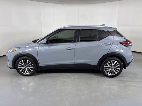 Used 2022 Nissan Kicks SV FWD image 5