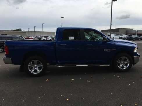 Used 2019 RAM 1500 Classic SLT w/ SLT Plus D←cor Group AWD/4WD image 9