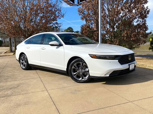 Used 2023 Honda Accord EX-L image 1