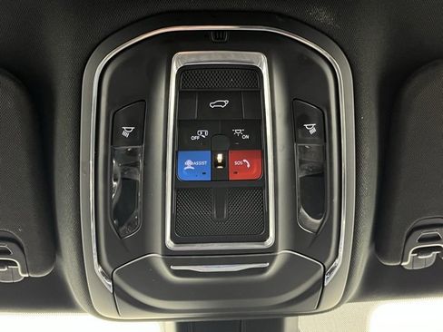 Used 2024 Jeep Wagoneer Series II w/ Flexible Seating Group image 20