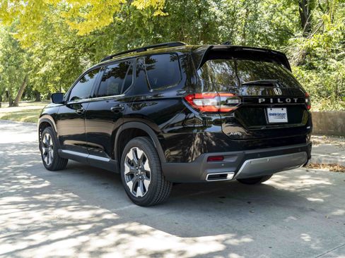 Used 2026 Honda Pilot Elite image 7