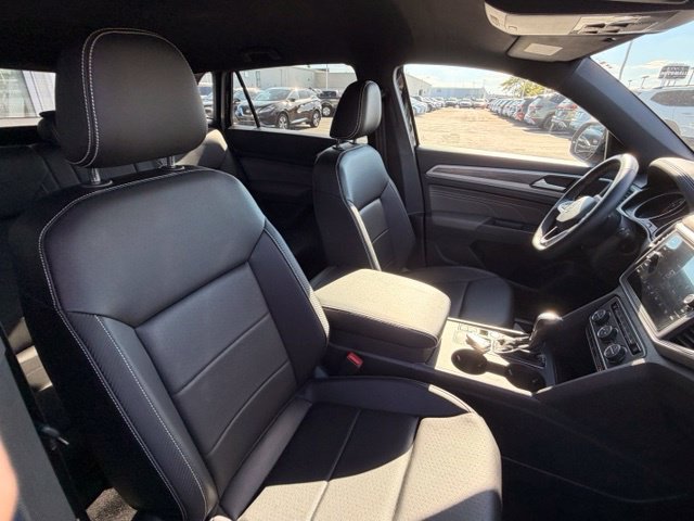 Certified 2021 Volkswagen Atlas Cross Sport SE FWD image 19