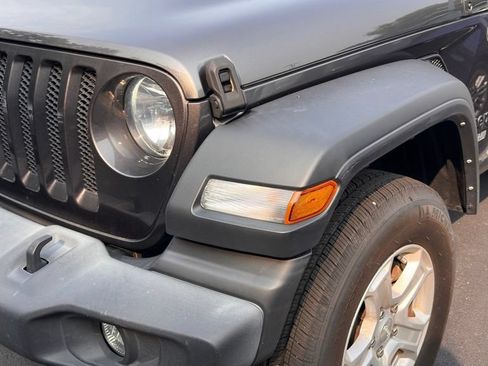 Used 2021 Jeep Wrangler Sport AWD/4WD image 11