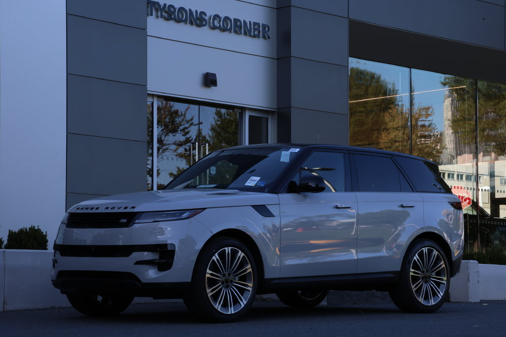 New 2027 Land Rover Range Rover Sport SE AWD/4WD image 1