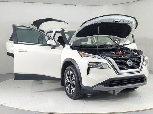 Certified 2023 Nissan Rogue SV image 9