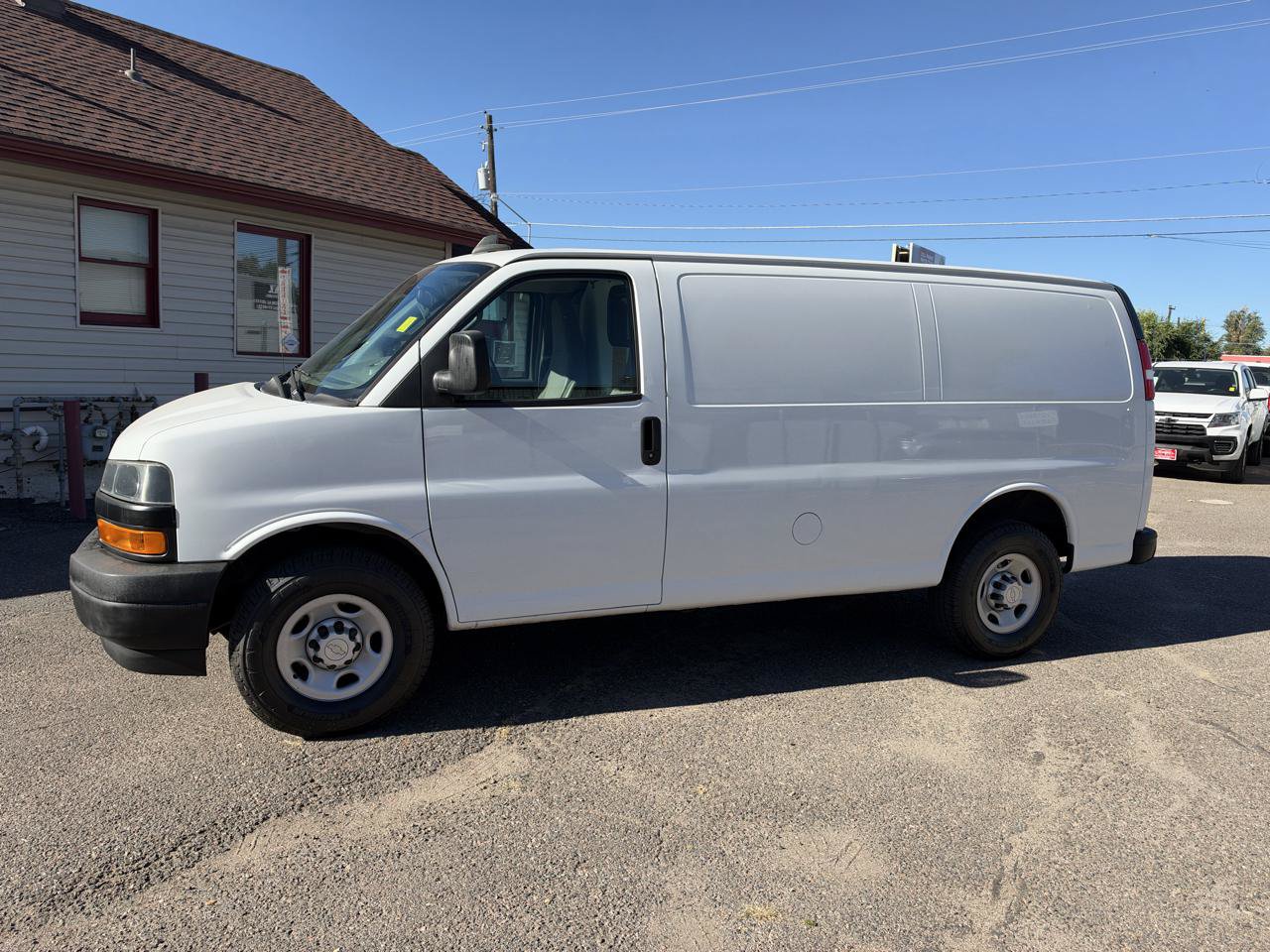 Used 2019 Chevrolet Express 2500 RWD image 2