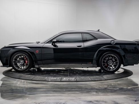 Used 2022 Dodge Challenger SRT Hellcat RWD image 8
