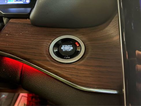 Used 2023 Jeep Grand Cherokee L Summit AWD/4WD image 21