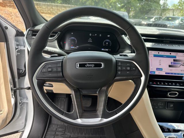 New 2026 Jeep Grand Cherokee L Limited w/ Limited Altitude Package AWD/4WD image 21