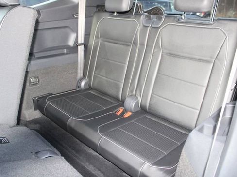 Used 2021 Volkswagen Tiguan SE R-Line FWD image 41
