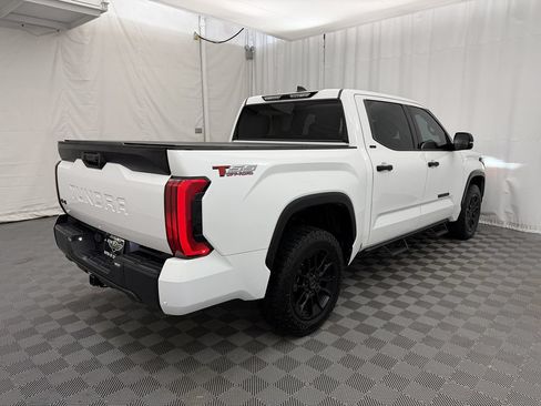 Used 2022 Toyota Tundra SR5 w/ SR5 Convenience Package AWD/4WD image 5