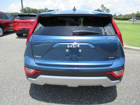 Used 2023 Kia Niro EX FWD image 6