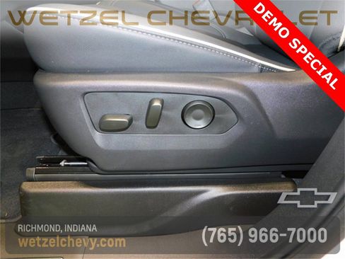 New 2025 Chevrolet Suburban Premier w/ Sun And Tow Package image 13